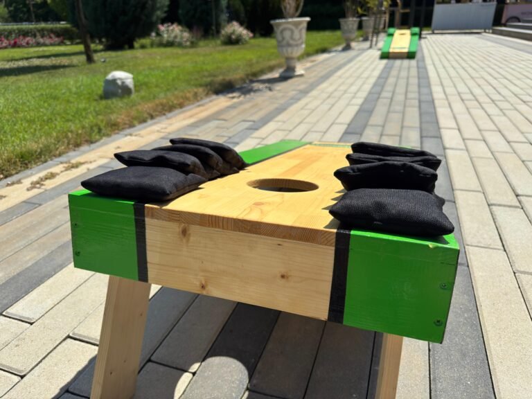Joc Cornhole – aruncare la țintă pentru evenimente