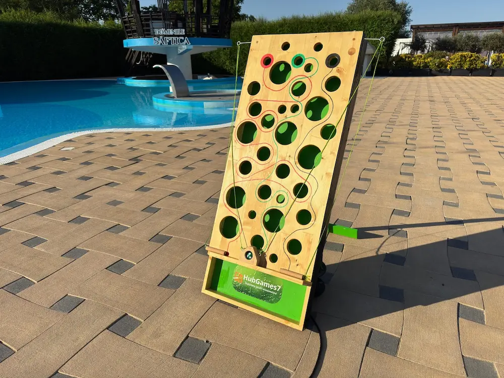 Ball Maze cu LED ball maze cu led de inchiriat pentru evenimente in Bucuresti