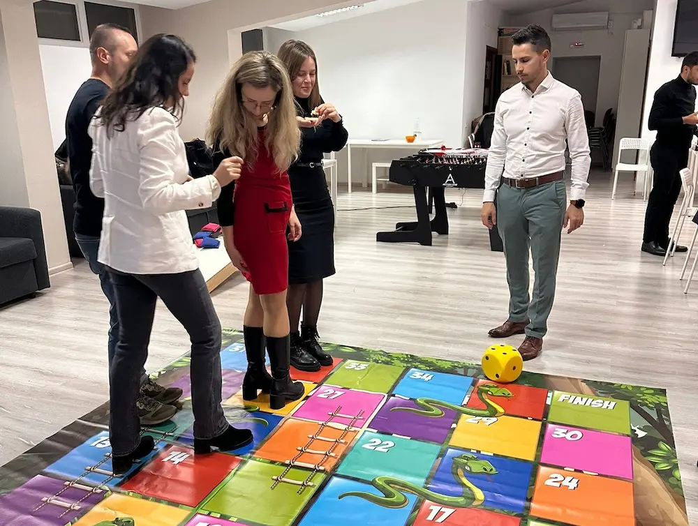Snake and Ladders snake and ladders de inchiriat joc pentru evenimente